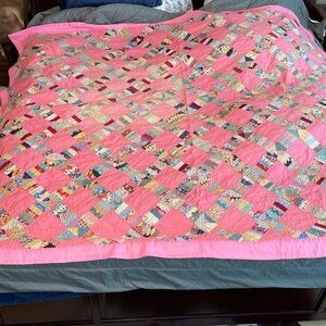 Vintage Cotton Handmade Patchwork Quilt Bedspread 73 x 83 Pink Diamond pattern